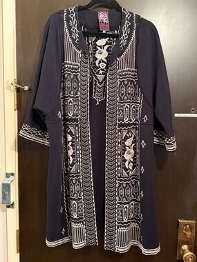 Johnny was Black Embroidered Open-Front Tunic Cardigan/duster